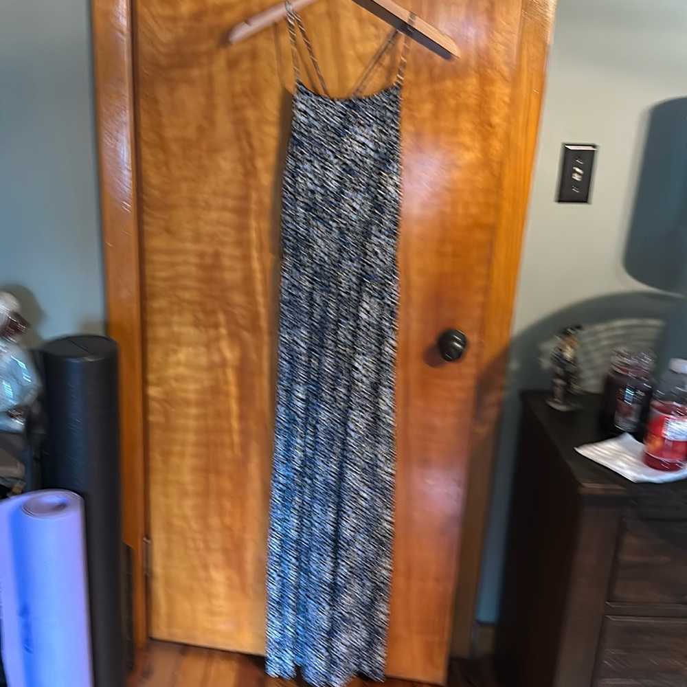 Kaleigh halter style maxi dress from stitch fix size medium confetti pattern